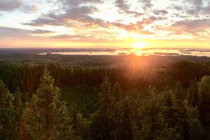 Read more about the article Kolin parhaat maisemat, osa 8/8: Helpoin, Räsävaaran näkötorni